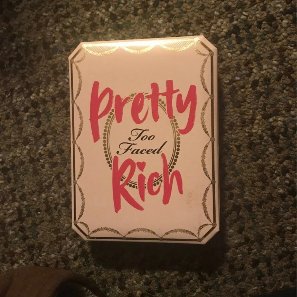 Too Faced Pretty Rich Palette